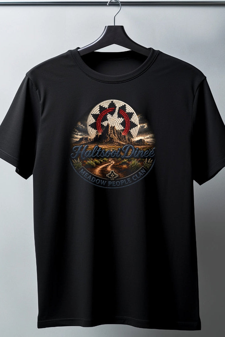 Haltsóói Diné’é Clan Tee – Meadow People Clan